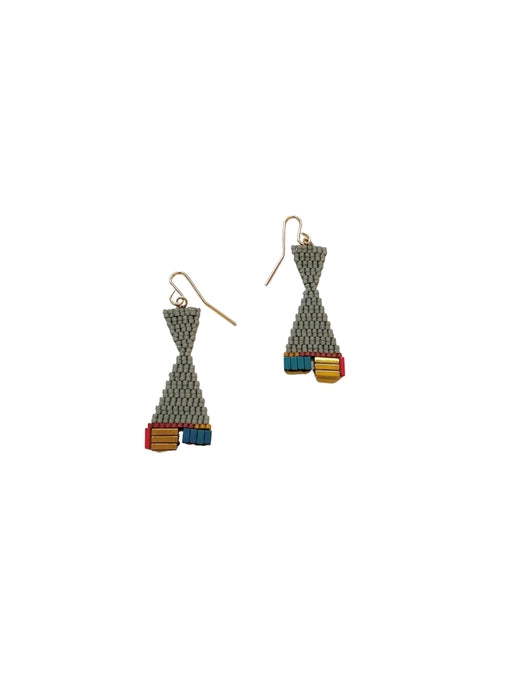 Hour Glass Earrings - Oyster