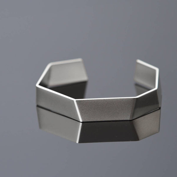 Gami Bangle - Matte black