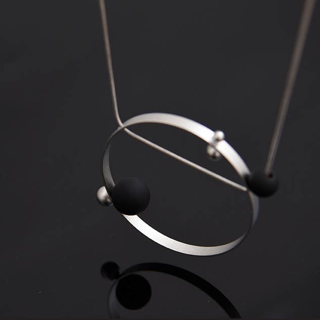 Helio Necklace - Black/Silver